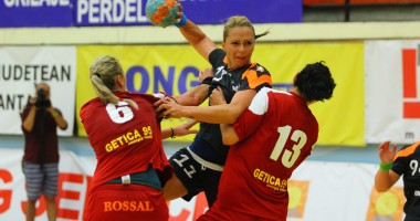 Galerie FOTO. Handbal feminin: CSU Neptun a pierdut meciul cu HCM Roman - 4