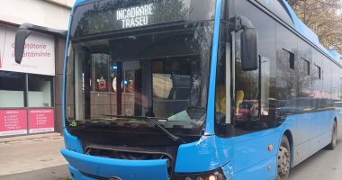 Stire din Eveniment : Accident rutier, cu două victime, în zona Tomis 3 din Constanța
