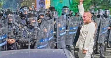 Cătălin Paraschiv, "dirijorul" jandarmilor de la protestul din 10 august, va păzi Centrala de la Cernavodă