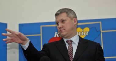Stire din Politică-Administrație : BPN a decis nominalizarea lui Cătălin Predoiu ca premier al guvernului alternativă al PDL
