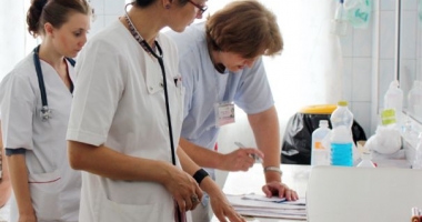 Cu ce probleme se confruntă asistentele medicale