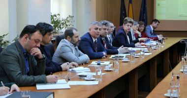 Stire din Economie : Cu ce se ocupă miniștrii români