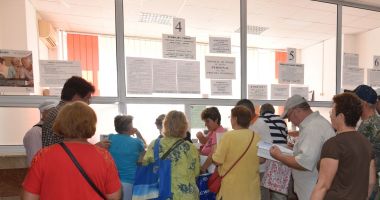 Cu gândul la pensie, dornici să cumpere anii 