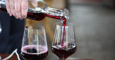 De ce te simți deprimat după ce bei alcool? Cum poți combate dependența de alcool - 2