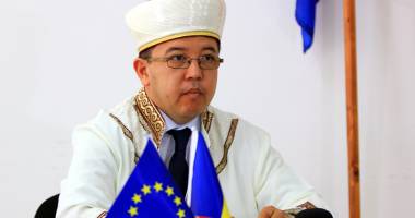 Stire din Social : Muftiul Iusuf Muurat: "Nu va fi niciun centru islamic în România!"