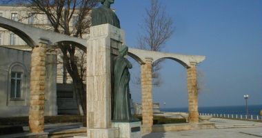 Stire din Cultură-Educație : Cultura în cetatea Dobrogei. Masă rotundă organizată de ziua lui Mihai Eminescu, la Constanța
