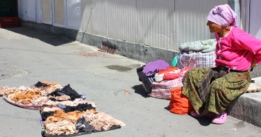 Galerie FOTO. Cum a devenit Piața Tomis III un bazar de lumea a treia - 8
