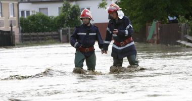 Stire din Social : PLOI TORENȚIALE LA CONSTANȚA. Unde puteți semnala dacă aveți probleme cu inundațiile