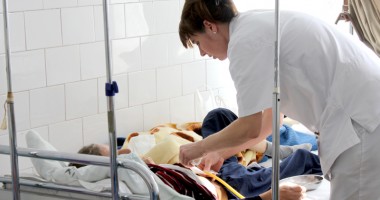 Stire din Sănătate : Cum ar putea fi recunoscute diplomele asistenților medicali în străinătate