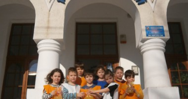 Stire din Cultură-Educație : Cum au sărbătorit  Ziua Mondială a Apei preșcolarii de la Grădinița "Perluțele mării" - Galerie Foto