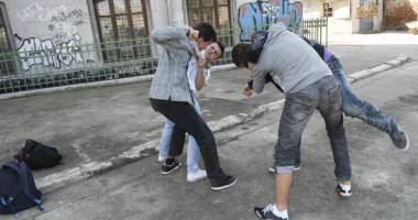 Cum combat actele de violență elevii călinescieni