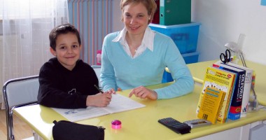Stire din Sănătate : Cum îi ajutăm pe copii  să își dezvolte abilitățile  de comunicare