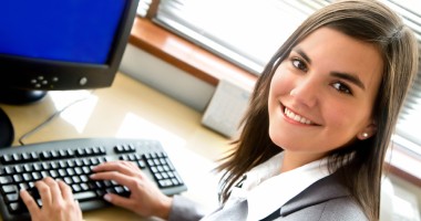 Stire din Social : Cum îi premiază statul pe absolvenții care se angajează