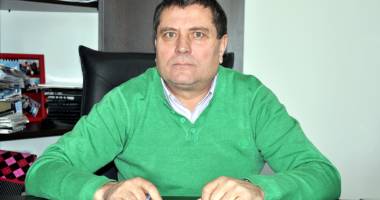 Stire din Politică-Administrație : Cum modernizează primarul Stelian Gheorghe comuna Topraisar