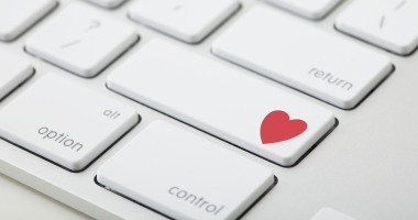 Stire din Life and Style : Cum ne-a schimbat internetul viața amoroasă