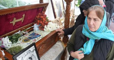 Stire din Social : Comunitatea din Cumpăna a sărbătorit hramul Bisericii „Sfânta Cuvioasă Parascheva”