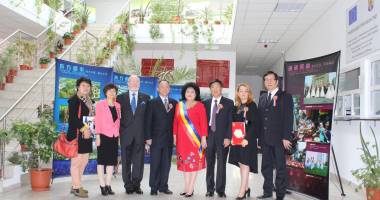 Stire din Politică-Administrație : Vernisaj din viața poporului chinez, la Primăria Cumpăna
