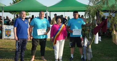 Stire din Cultură-Educație : KÜREȘ, tradiția tătară a forței și onoarei, a încheiat festivalul multicultural de la Cumpăna