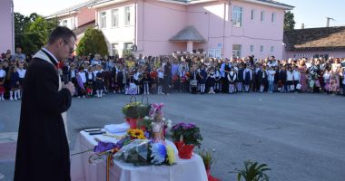 A sunat clopoțelul și pentru elevii comunei Cumpăna! - 2