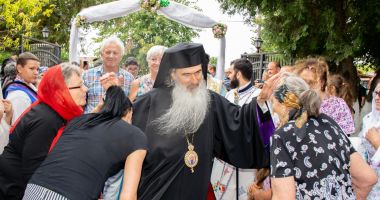 FOTO. Hramul Bisericii „Adormirea Maicii Domnului”, marcat şi în acest an de cumpăneni - 3