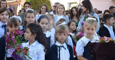 A sunat clopoțelul și pentru elevii comunei Cumpăna! - 3