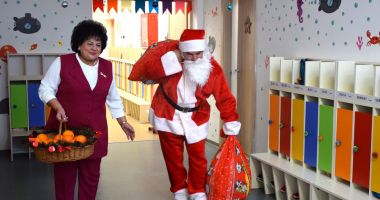 Stire din Politică-Administrație : Primăria Cumpăna a oferit daruri de Crăciun copiilor de la creşa „Rază de Soare”