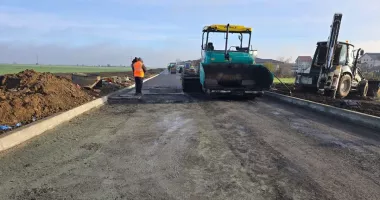 Stire din Politică-Administrație : Primăria Cumpăna continuă lucrările de modernizare a unei străzi importante din localitate