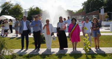 Stire din Politică-Administrație : Primăria Cumpăna a organizat Târgul Dobrogean şi a sărbătorit 20 de ani ai Ansamblului „Româncuţa”