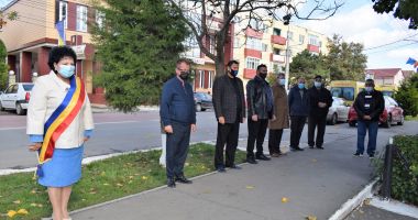 Ziua Armatei Române, sărbătorită cu flori pentru ostași, la Cumpăna - 2