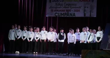 Stire din Cultură-Educație : Cumpăna a celebrat Ziua Culturii Naționale prin evenimentul „S-a născut un Luceafăr”