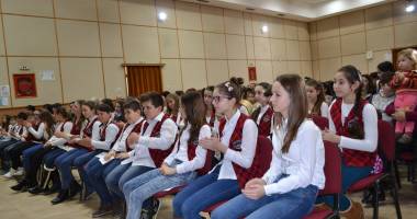 Elevii din Cumpăna l-au omagiat pe marele poet Mihai Eminescu - 2