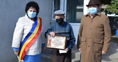 Ziua Armatei Române, sărbătorită cu flori pentru ostași, la Cumpăna - 3