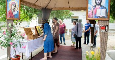 FOTO. Hramul Bisericii „Adormirea Maicii Domnului”, marcat şi în acest an de cumpăneni - 2