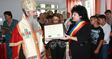 GALERIE FOTO. O masă caldă pentru copiii săraci din Cumpăna - 6