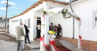 Stire din Social : GALERIE FOTO. O masă caldă pentru copiii săraci din Cumpăna