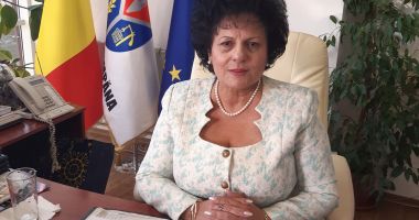 Stire din Politică-Administrație : Primarul Mariana Gâju: „Moş Crăciun vine la copiii din Cumpăna”