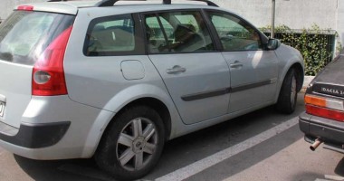 Românii cumpără tot mai puține mașini noi!