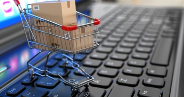 Stire din Eveniment : Cumpărați online? Polițiștii vă recomandă să aveți grijă la tranzacții