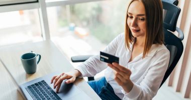 Stire din Social : Sfaturi prețioase pentru a face cumpărături online în siguranță: Nu folosiţi data naşterii ca parolă!