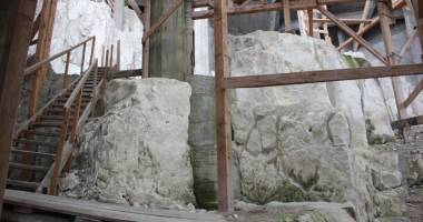BĂTAIE DE JOC! Bisericuțele de cretă de la Basarabi stau să cadă - 4
