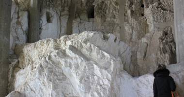 BĂTAIE DE JOC! Bisericuțele de cretă de la Basarabi stau să cadă - 3