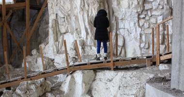 BĂTAIE DE JOC! Bisericuțele de cretă de la Basarabi stau să cadă - 2