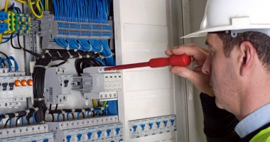 Stire din Social : Cum îți poți schimba furnizorul de energie