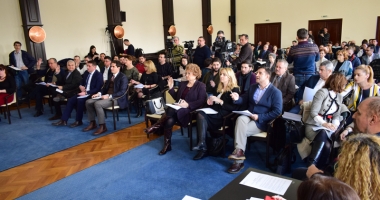 Stire din Politică-Administrație : Cum pot lua legătura constănțenii cu aleșii locali. Unde se fac sesizări