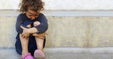 Stire din Social : Cum putem ajuta copiii săraci  să meargă la grădiniță