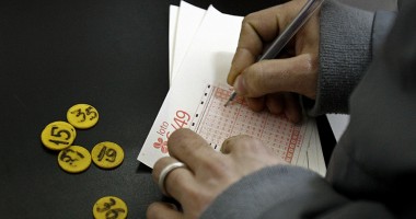 Stire din Social : Cum puteți să vă îmbogățiți peste noapte