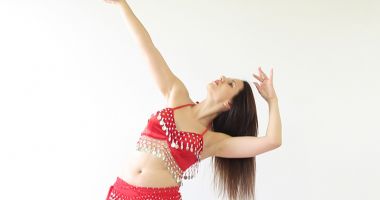Stire din Fun : Cum să faci o manea de succes în 10 pași simpli