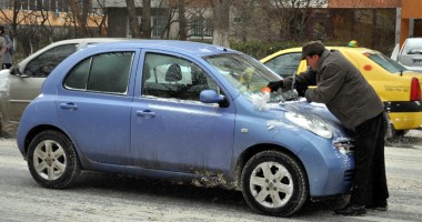 Stire din Diverse : Cum să îți protejezi mașina pe timp de iarnă