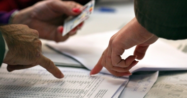Stire din Eveniment : Cum se eliberează cartea de identitate și ce taxe trebuie plătite