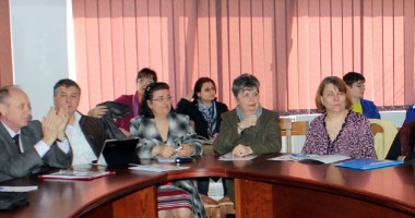 Stire din Cultură-Educație : Cum se pot apropia liceele tehnologice  de agenții economici